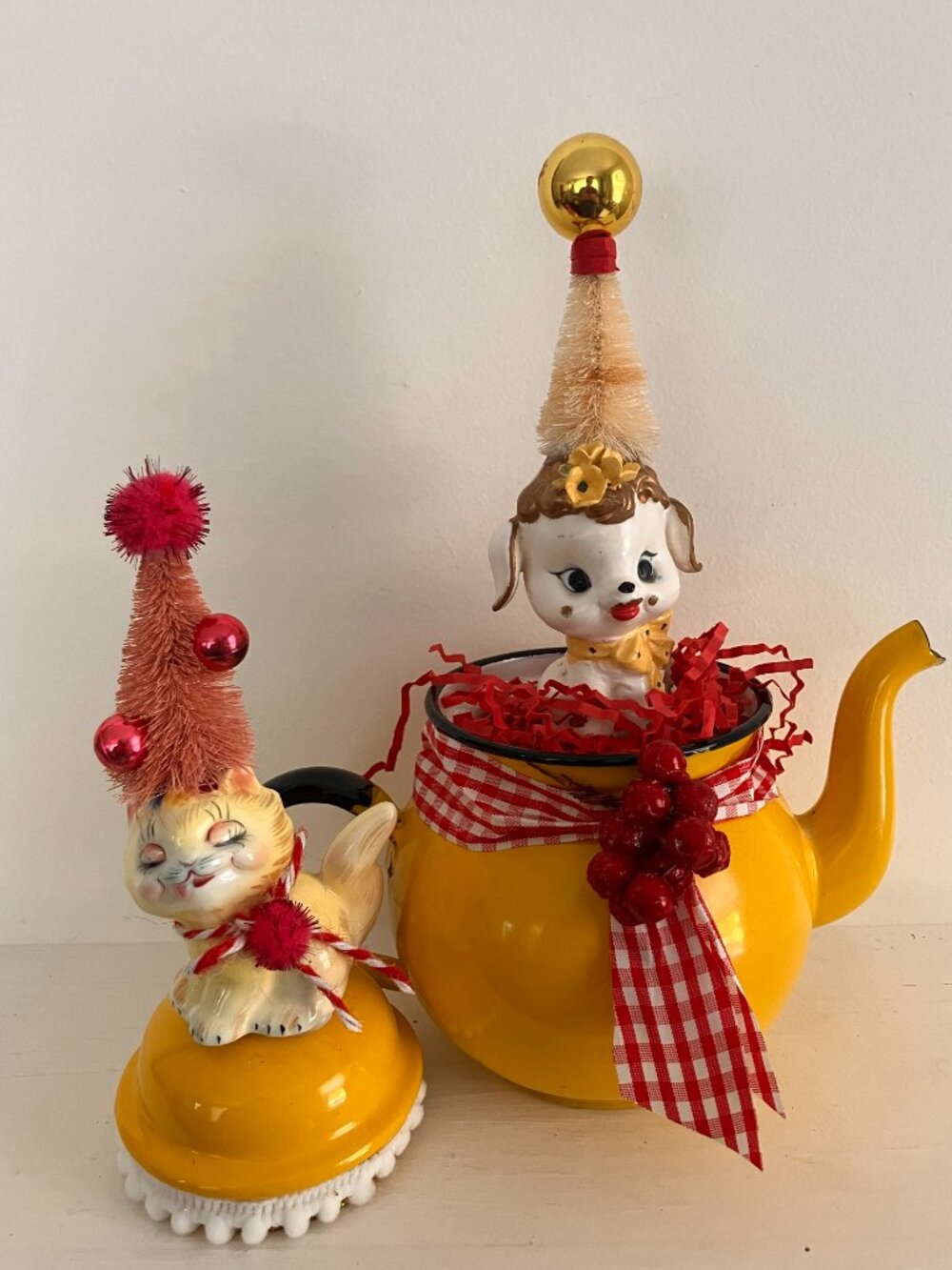 Vintage Christmas Dog and Cat Tabletop Decor = 1950's - Picture 13 of 13